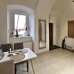 Golden Goose Apartment