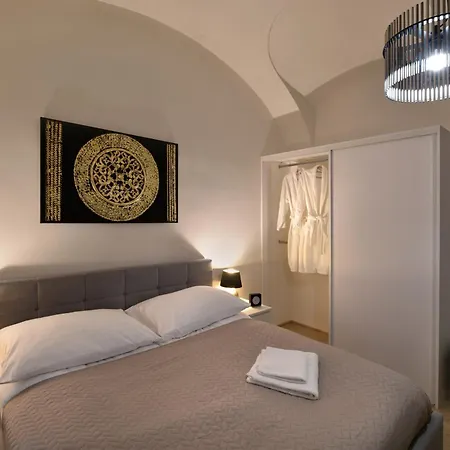 Apartment Golden Goose