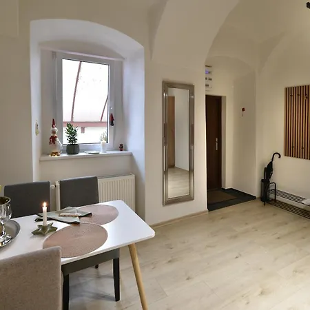 Golden Goose Apartment