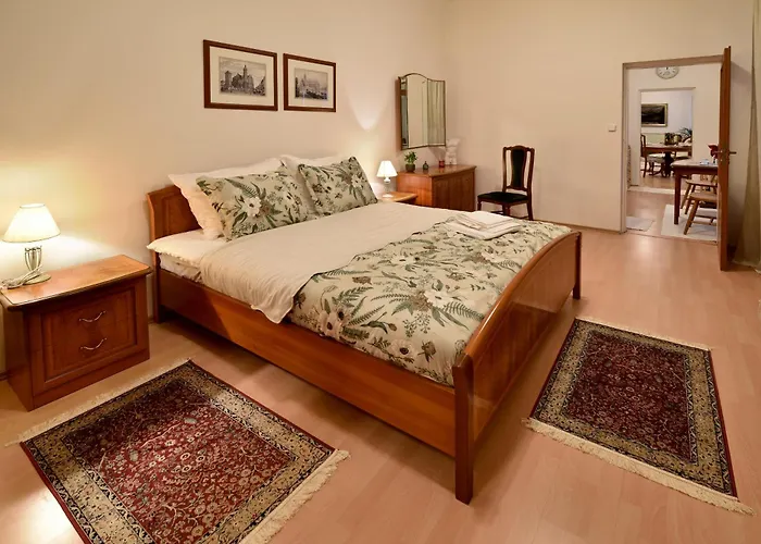 Апартаменты Golden Goose *