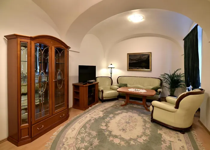 Golden Goose Апартаменты *